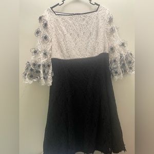 Womens Teens dress with floral accents on sleeves Size 16